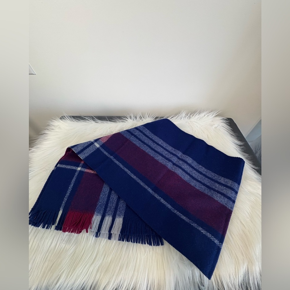 Chic Plaid Scarf in Blue and Red